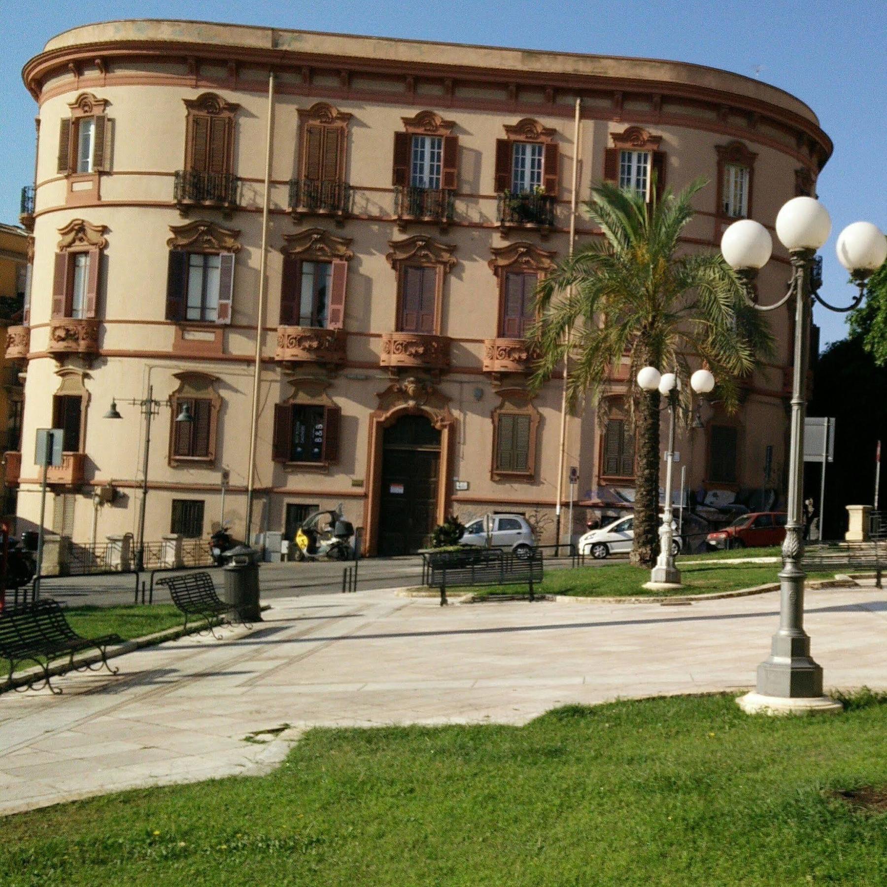 Al Bastione Di Gasthof Cagliari